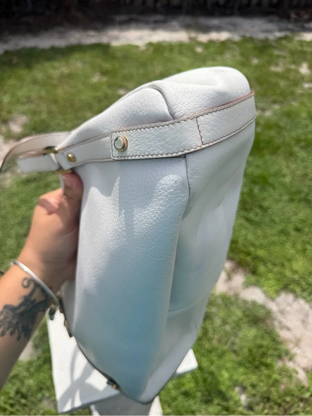 Gucci Cream Leather Shoulder Bag with Gold Hardware - Picture 6 of 14